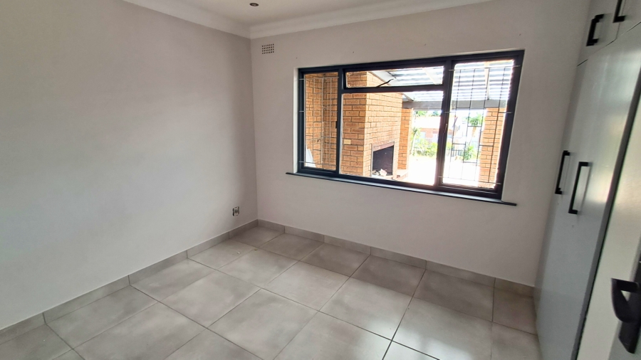 To Let 3 Bedroom Property for Rent in Ruwari Western Cape